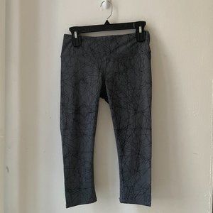 ALO YOGA Geometric Lines Capri Workout Leggings s